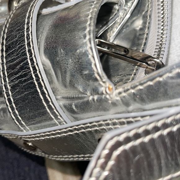 Burberry Silver/Checked Authentic Bucket Bag Med. - Picture 5 of 9